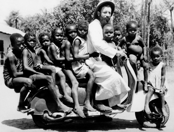 enfants et missionnaire, 1961