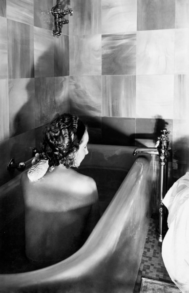 marine, paquebot victoria, touriste dans le bain d'un paquebot de luxe, 1930