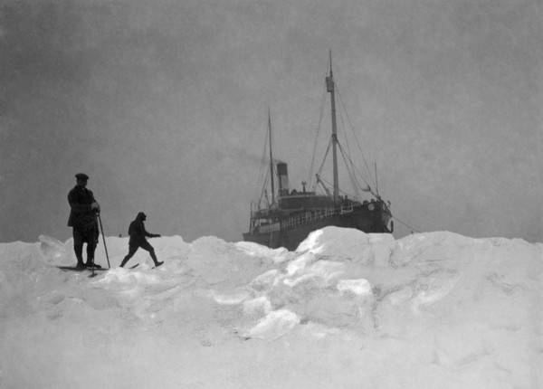 explorateurs sur la glace de l'antarctique, 1908