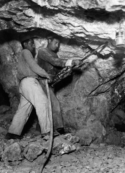 moyen-orient, iran, travaillant dans une mine de cuivre, 1957