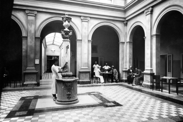 europe, italie, toscane, san giuliano terme, intérieur des bagni di levante, années 1920