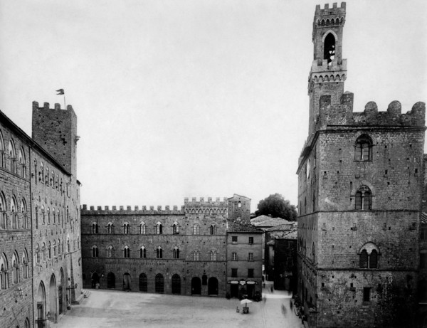 europe, italie, toscane, la place à volterra, 1910 1920