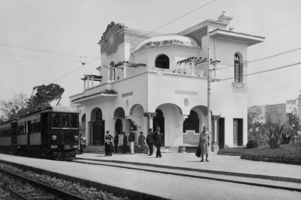 italie, campanie, naples, portici bellavista, une gare du chemin de fer circumvesuviana, 1930
