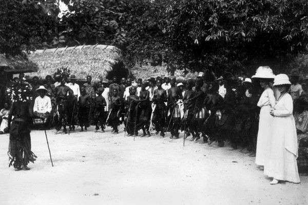 afrique, congo belge, danse de bienvenue, 1910