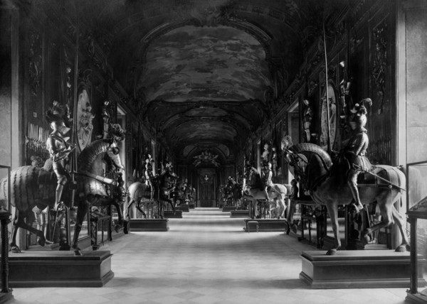 europe, italie, turin, palais royal, armurerie royale, la grande salle, 1920 1930