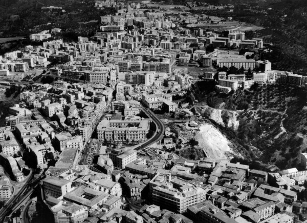 europa, italie, calabre, catanzaro, vue aérienne de la ville, 1967