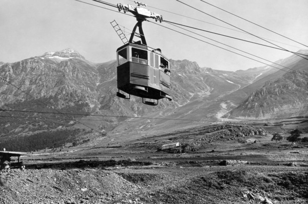europe, italie, abruzzes, le téléphérique du gran sasso, 1920 1930