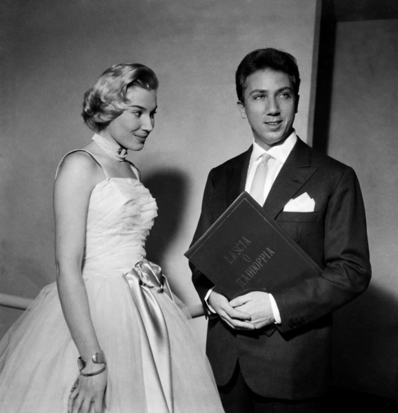 mike bongiorno et edy campagnoli dans "lascia o raddoppia", 1956