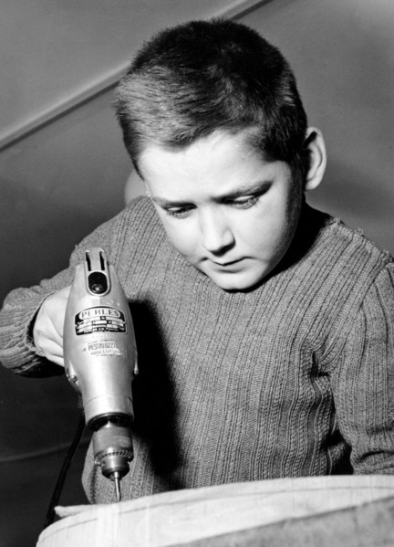 école primaire, leçon de travaux manuels, 1962