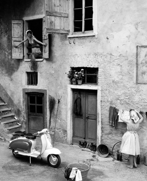 lambretta dans une cour, 1960