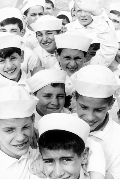groupe d'enfants invités au village tci de la valganna, 1963