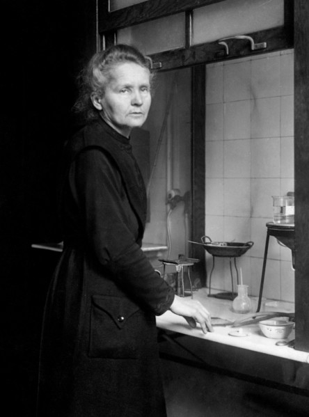 portrait de marie curie dans son atelier, 1953