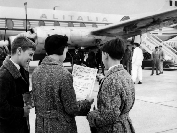italie, aéroport de malpensa, alitalia, tourisme scolaire, premier vol, 1960