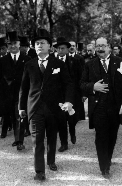 Benito mussolini and ministers at the inauguration of the scientific agricultural council. 1930-40