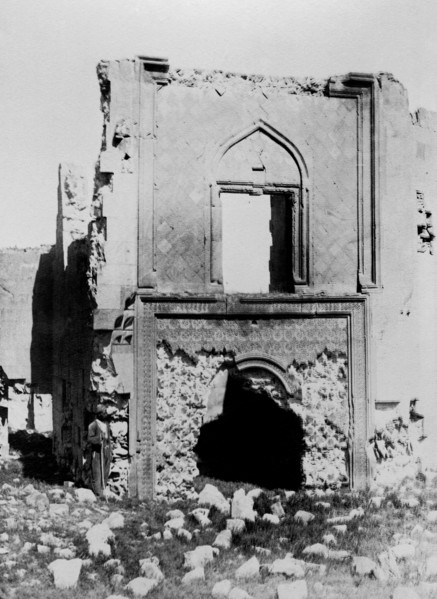 Turkey. kars. ani. ruins. the door of the royal palace. 1910
