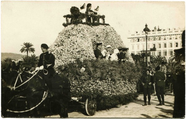 Ball of flowers in Nice.
