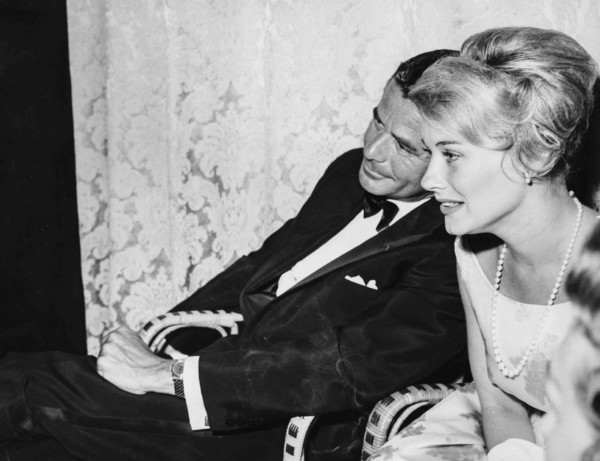 Glenn Ford and Hope Lange.