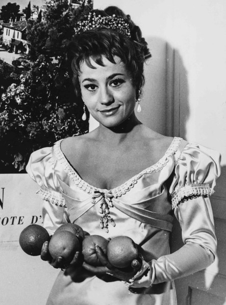 Annie Girardot.