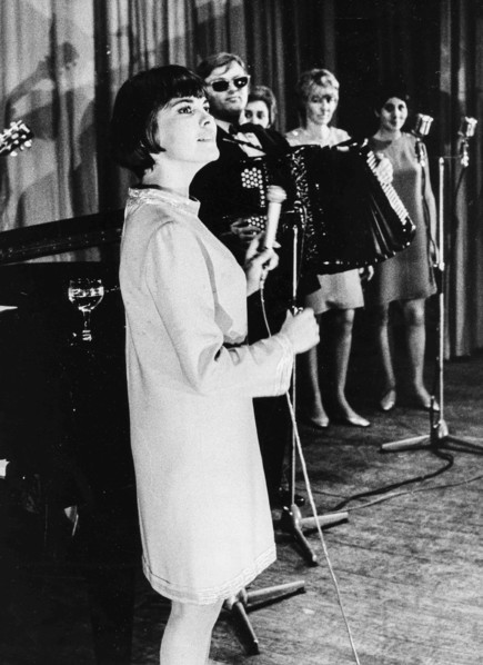 Mireille Mathieu.