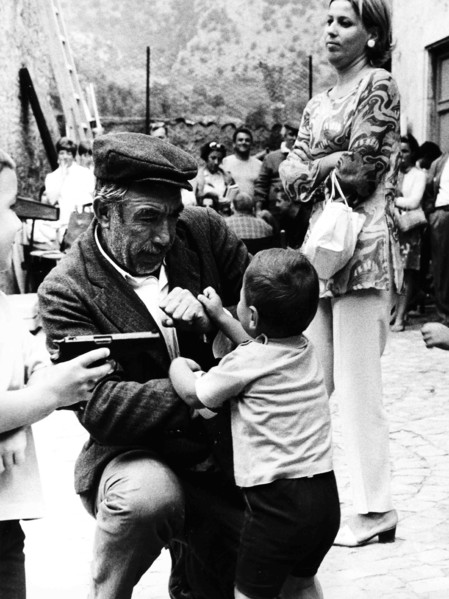 Anthony Quinn With Sons And Wife Jolanda Addolori.