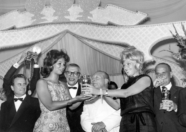 Lea Massari and Monica Vitti.