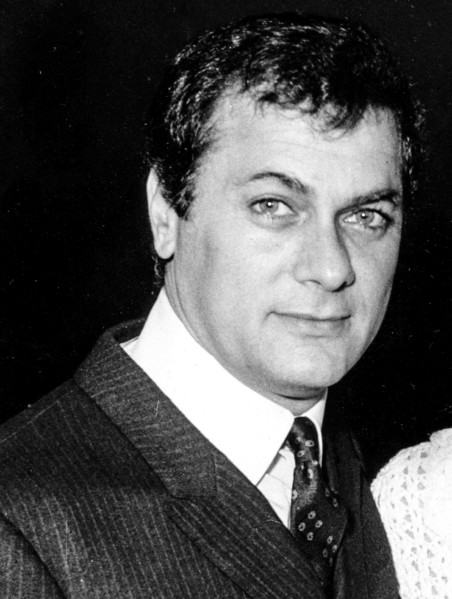 Tony Curtis.