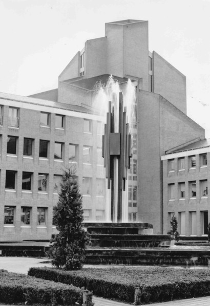 Government Building.