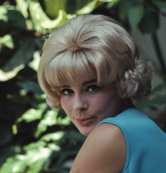 Elke Sommer.