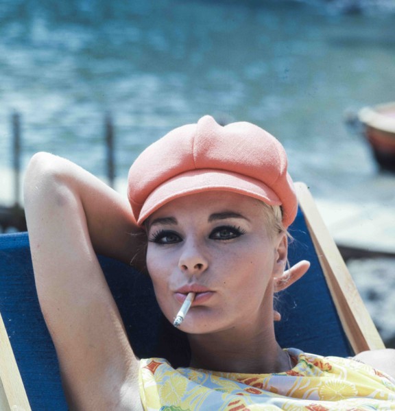 Elke Sommer.