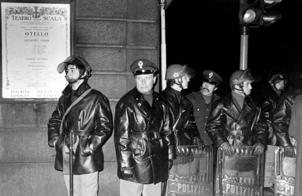 Opening of the theater's symphonic season at the teatro alla Scala, riot police, Milan, 1976