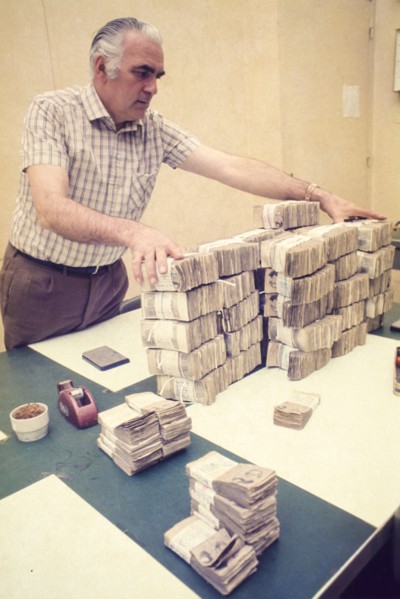 Bank vault, 1000 lire banknotes