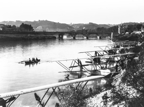 The first hydroplanes of Italian Royal Air Force gathered on the banks of the Tiber River, 1923