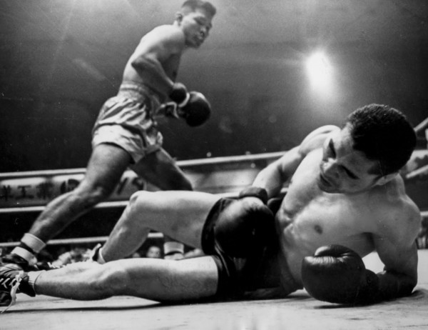 Boxer keowan yontrakit wins by knockout takao maemizo, 1962