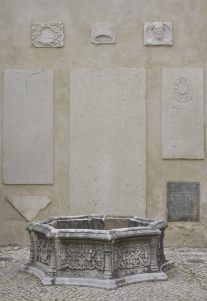 Fountain-tank.