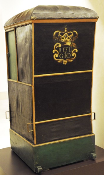 Hand chair to transport sick people from the Madrid Brotherhood of Refuge.