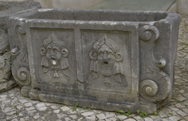 Fountain-tank.