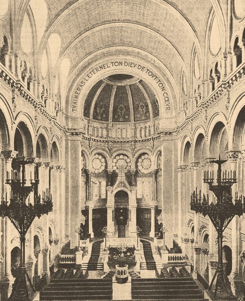 Interior view of the Paris synagogue on Rue Victoire
