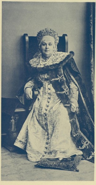 Princess Nadezhda Dmitrievna Beloselskaya in 17th-century boyarina's attire circa April 1903