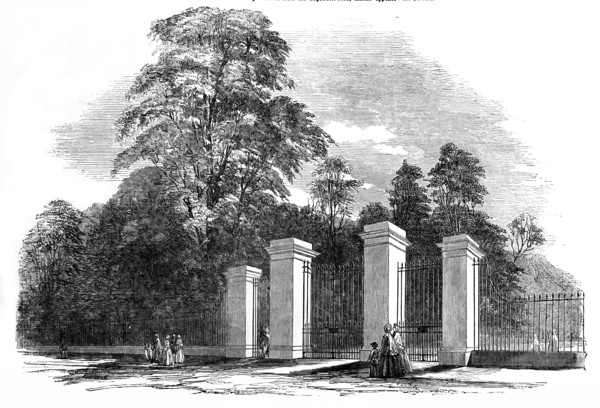 New Gates At Kensington Gardens Bayswater Road.