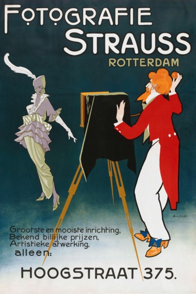 1914 poster advertising Fotografie Strauss in Rotterdam.