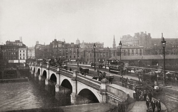 The Broomielaw Bridge over the River Clyde.