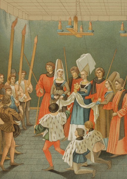 Lady presenting the prize of the tournament