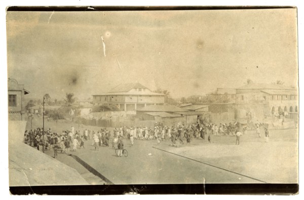 Busy street scene, Accra