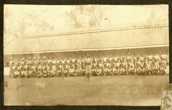 Lieutenant Bryant with K.A.R. askari, WW1