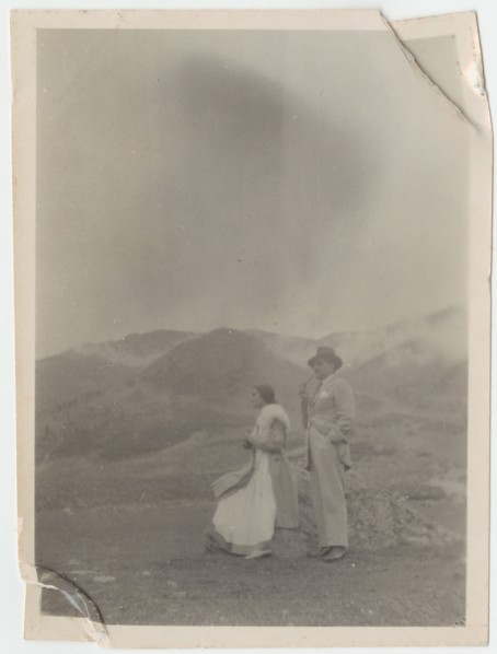 Nawabzadu Khan Abdel Salim-Khan and Begum Khan, Kashmir