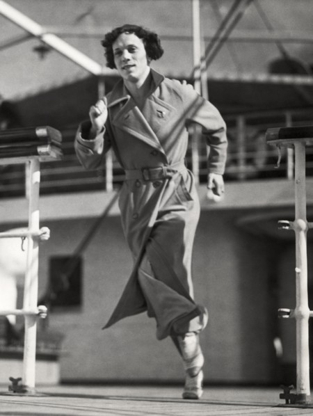 Track Star Stella Walsh Returns