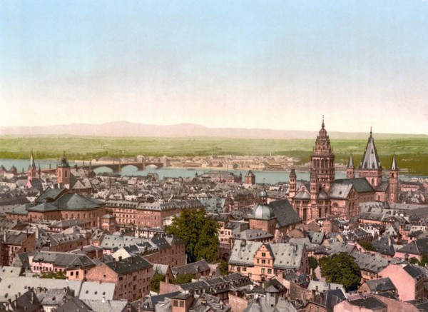 The Luginsland Tower in Nuremberg.