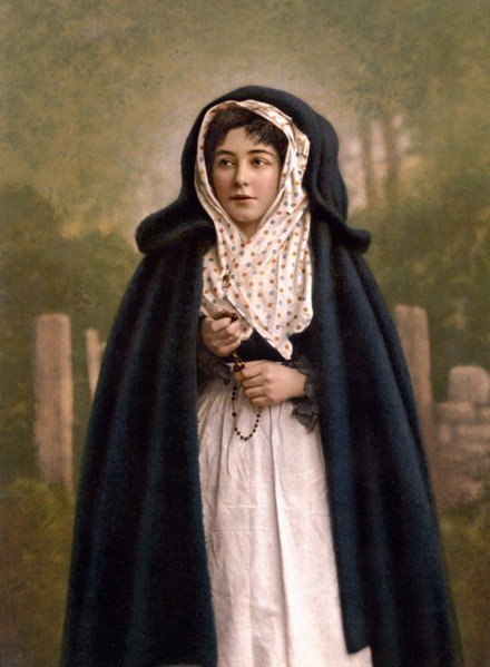 Woman in traditional clothes from Dunmore.