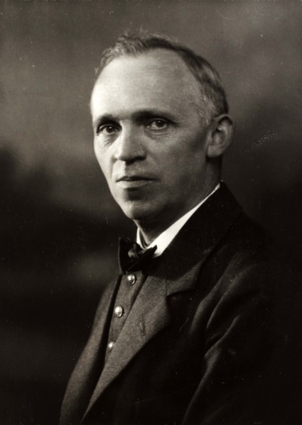 Hans Thorvald Aagaard (8 June 1877 - 22 March 1937) was a Danish composer, organist, violinist and