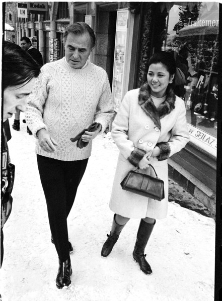 James Mason with his girl-friend Yasuko Yama, 1967.